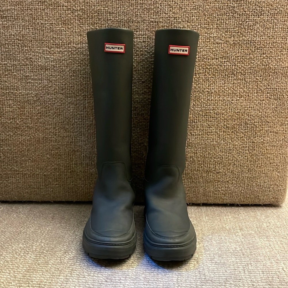 HUNTER X KILLING EVE Womens Tall Chasing Boot 'Olive’ US size 9